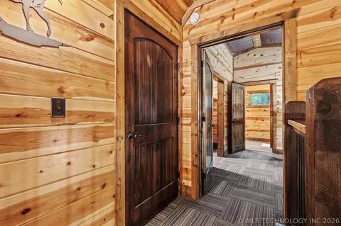 Entry Way - 135 Stone Pne, Broken Bow, OK 74728 photo 4 of 5