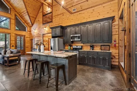 Kitchen - 135 Stone Pne, Broken Bow, OK 74728 photo 1 of 2