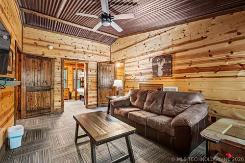Living - 135 Stone Pne, Broken Bow, OK 74728 photo 6 of 7