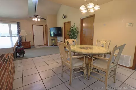 Dining - 29783 E 770 Rd, Wagoner, OK 74467 photo 2 of 2