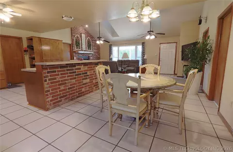 Dining - 29783 E 770 Rd, Wagoner, OK 74467 photo 1 of 2