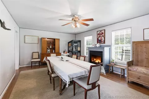 Dining - 1871 N 194th St W, Haskell, OK 74436 photo 1 of 2