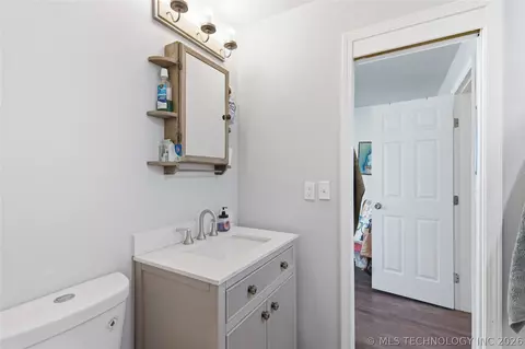 Bath - 1871 N 194th St W, Haskell, OK 74436 photo 5 of 5