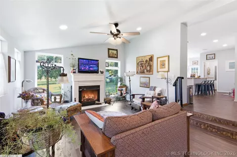 Living - 1871 N 194th St W, Haskell, OK 74436 photo 1 of 1