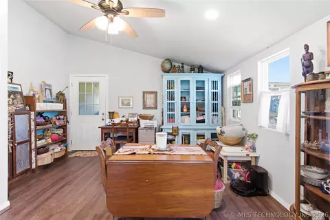 Dining - 1871 N 194th St W, Haskell, OK 74436 photo 2 of 2