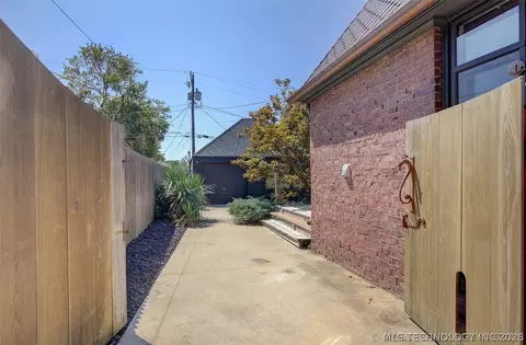 Exterior - 2708 E 14th Pl, Tulsa, OK 74104 photo 7 of 7