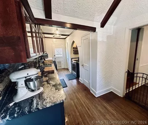 Kitchen - 2708 E 14th Pl, Tulsa, OK 74104 photo 3 of 6
