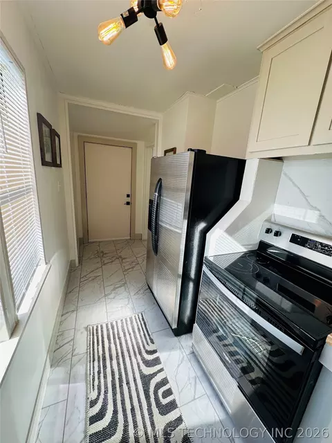Kitchen - 2708 E 14th Pl, Tulsa, OK 74104 photo 6 of 6