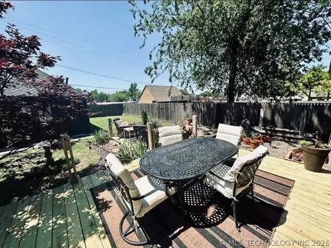 Exterior - 2708 E 14th Pl, Tulsa, OK 74104 photo 4 of 7
