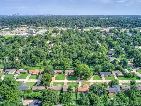 View/Area - 2486 E 54th St, Tulsa, OK 74105 photo 4 of 7