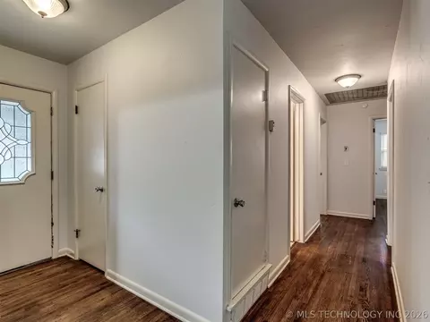 Entry Way - 2486 E 54th St, Tulsa, OK 74105 photo 3 of 5