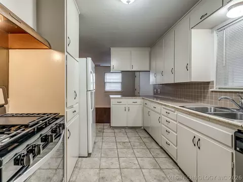 Kitchen - 2486 E 54th St, Tulsa, OK 74105 photo 3 of 5