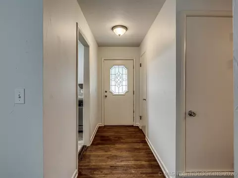Entry Way - 2486 E 54th St, Tulsa, OK 74105 photo 1 of 5