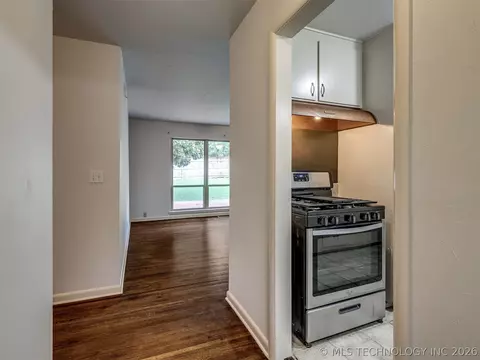 Entry Way - 2486 E 54th St, Tulsa, OK 74105 photo 2 of 5