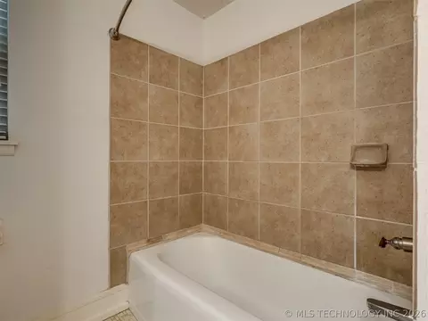 Bath - 2486 E 54th St, Tulsa, OK 74105 photo 3 of 3