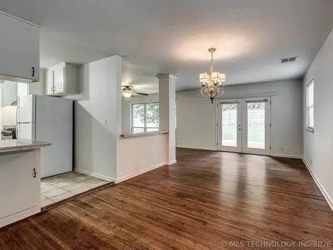 Dining - 2486 E 54th St, Tulsa, OK 74105 photo 3 of 4