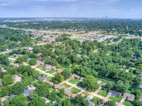 View/Area - 2486 E 54th St, Tulsa, OK 74105 photo 5 of 7