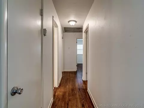 Entry Way - 2486 E 54th St, Tulsa, OK 74105 photo 4 of 5