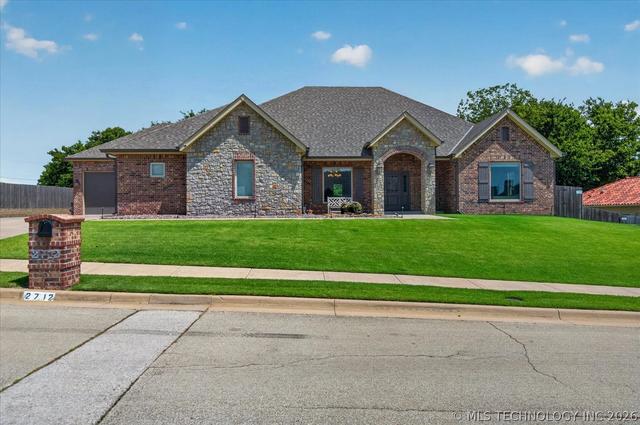 2712 SE Vicksburg St, Bartlesville, OK 74006