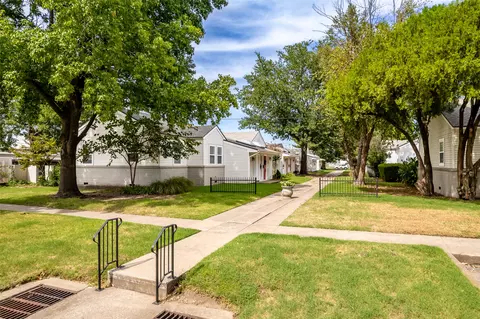 Exterior - 1321 E 38th Place B, Tulsa, OK 74105 photo 4 of 9