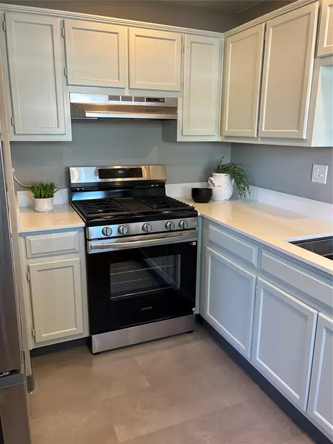 Kitchen - 1321 E 38th Place B, Tulsa, OK 74105 photo 2 of 3