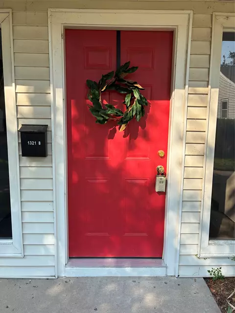 Entry Way - 1321 E 38th Place B, Tulsa, OK 74105 photo 3 of 5