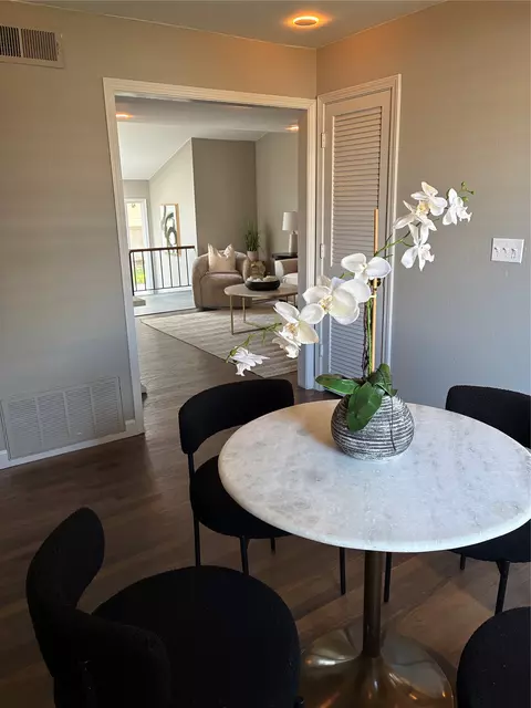 Dining - 1321 E 38th Place B, Tulsa, OK 74105 photo 3 of 4