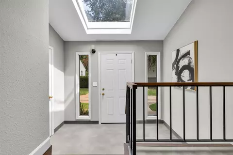 Entry Way - 1321 E 38th Place B, Tulsa, OK 74105 photo 3 of 3