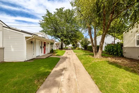 Exterior - 1321 E 38th Place B, Tulsa, OK 74105 photo 3 of 9