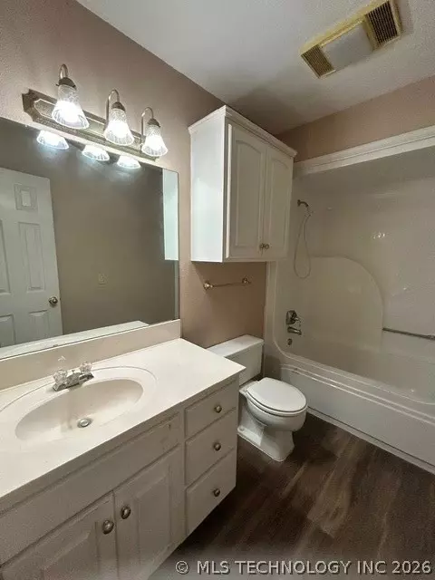 Bath - 9109 E 88th Ct, Tulsa, OK 74133 photo 3 of 3