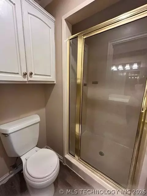 Bath - 9109 E 88th Ct, Tulsa, OK 74133 photo 2 of 3