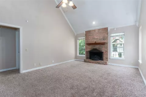 Living - 9109 E 88th Ct, Tulsa, OK 74133 photo 1 of 3