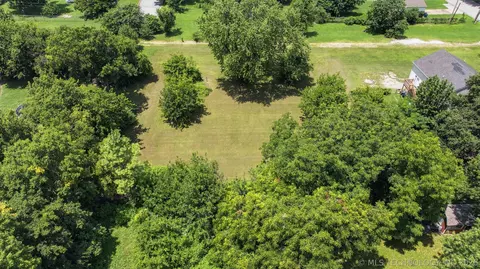 View/Area - 5502 E 5th Pl S, Tulsa, OK 74112 photo 8 of 16