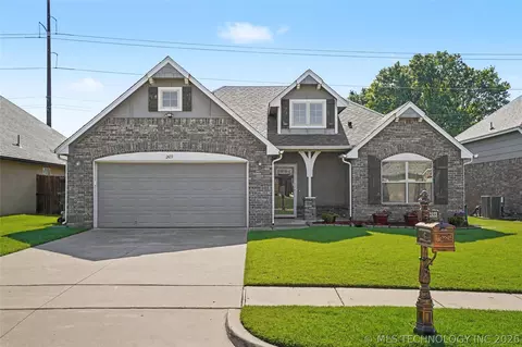 2433 S Maple Ave, Broken Arrow, OK 74012