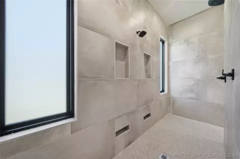 Bath - 17530 E Anthem Ridge Rd, Owasso, OK 74055 photo 6 of 17