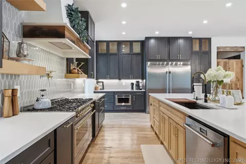 Kitchen - 17530 E Anthem Ridge Rd, Owasso, OK 74055 photo 5 of 12