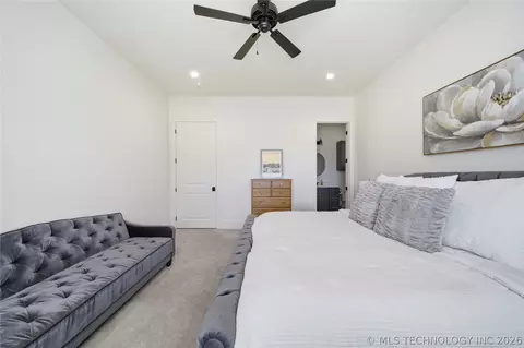 Bedroom - 17530 E Anthem Ridge Rd, Owasso, OK 74055 photo 4 of 12