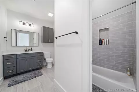 Bath - 17530 E Anthem Ridge Rd, Owasso, OK 74055 photo 14 of 17