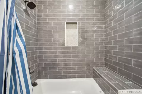 Bath - 17530 E Anthem Ridge Rd, Owasso, OK 74055 photo 12 of 17