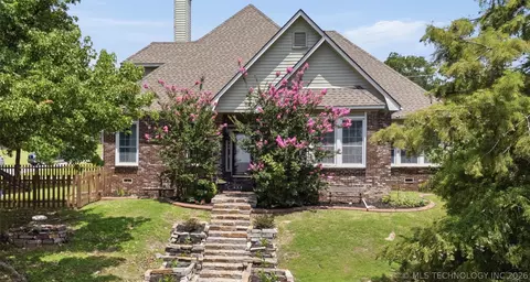 Exterior - 5541 E 77th St, Tulsa, OK 74136 photo 2 of 12