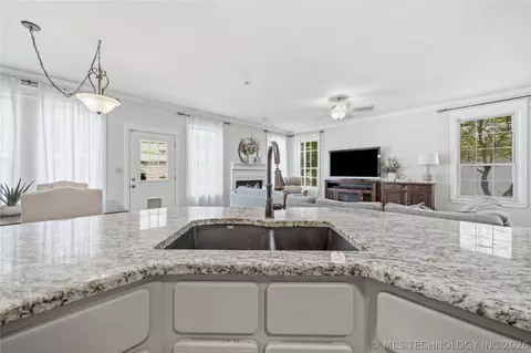 Kitchen - 5541 E 77th St, Tulsa, OK 74136 photo 5 of 5