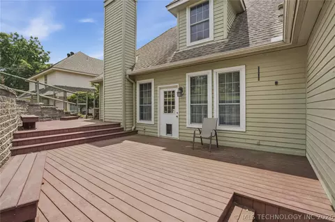 Exterior - 5541 E 77th St, Tulsa, OK 74136 photo 6 of 12