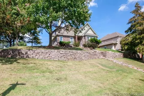 Exterior - 5541 E 77th St, Tulsa, OK 74136 photo 5 of 12