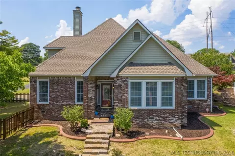 Exterior - 5541 E 77th St, Tulsa, OK 74136 photo 3 of 12