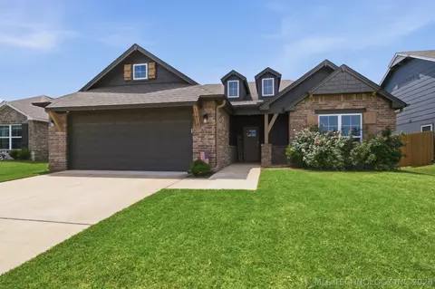 13010 E 124th St N, Collinsville, OK 74021