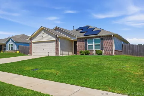 14895 S 274th East Ave, Coweta, OK 74429