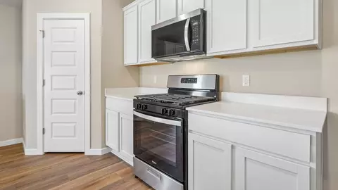 Kitchen - 2022 E Toledo St, Broken Arrow, OK 74012 photo 1 of 2