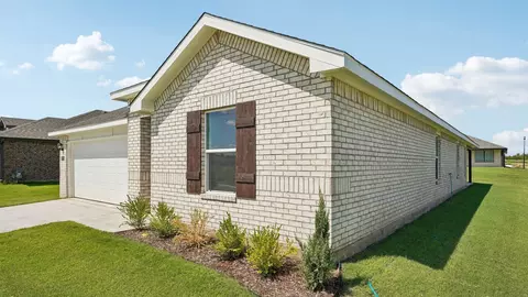 Exterior - 2022 E Toledo St, Broken Arrow, OK 74012 photo 2 of 5
