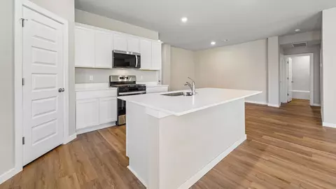 Kitchen - 2022 E Toledo St, Broken Arrow, OK 74012 photo 2 of 2