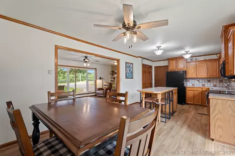 Dining - 448010 E 60th Rd, Welch, OK 74369 photo 1 of 1